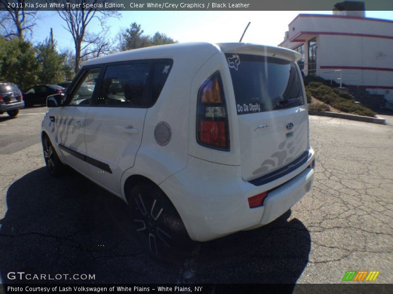 Clear White/Grey Graphics / Black Leather 2011 Kia Soul White Tiger Special Edition