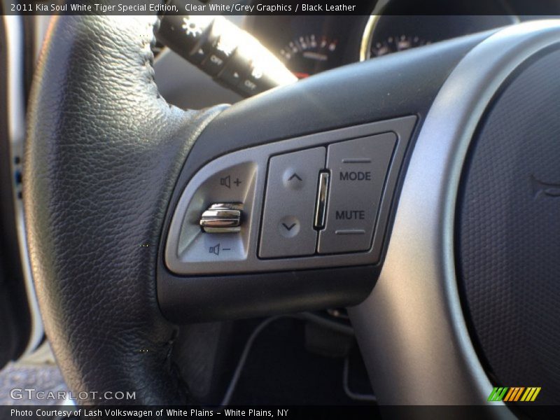 Clear White/Grey Graphics / Black Leather 2011 Kia Soul White Tiger Special Edition