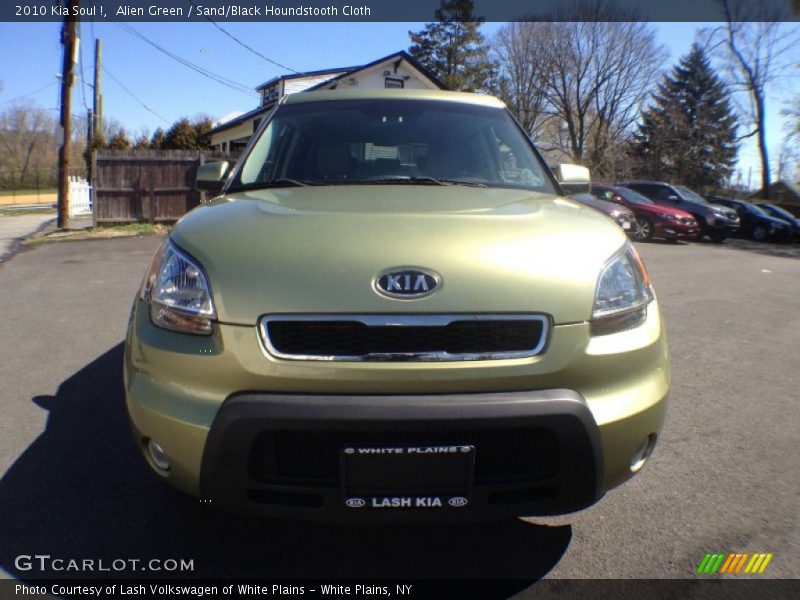 Alien Green / Sand/Black Houndstooth Cloth 2010 Kia Soul !