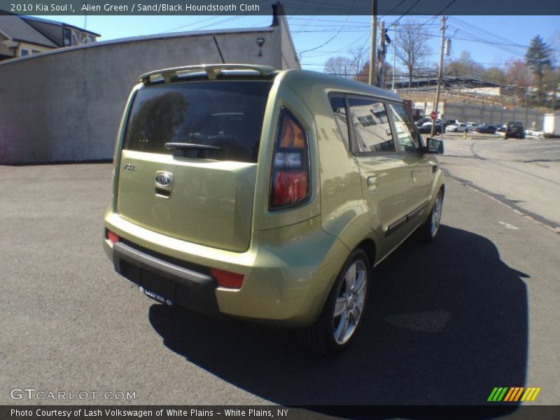 Alien Green / Sand/Black Houndstooth Cloth 2010 Kia Soul !