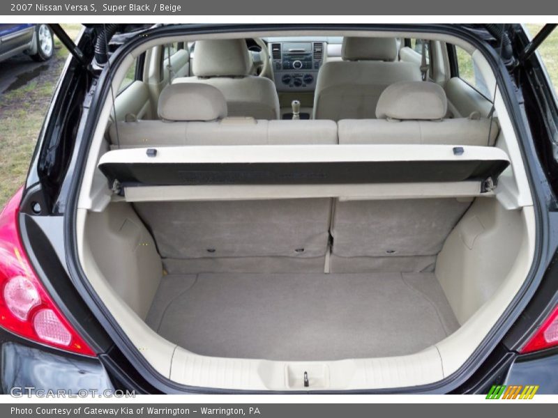 Super Black / Beige 2007 Nissan Versa S