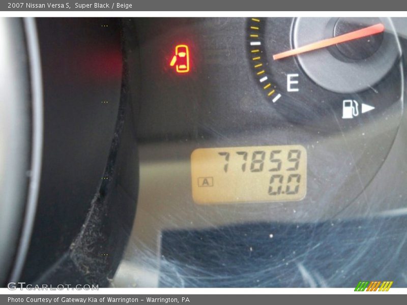 Super Black / Beige 2007 Nissan Versa S