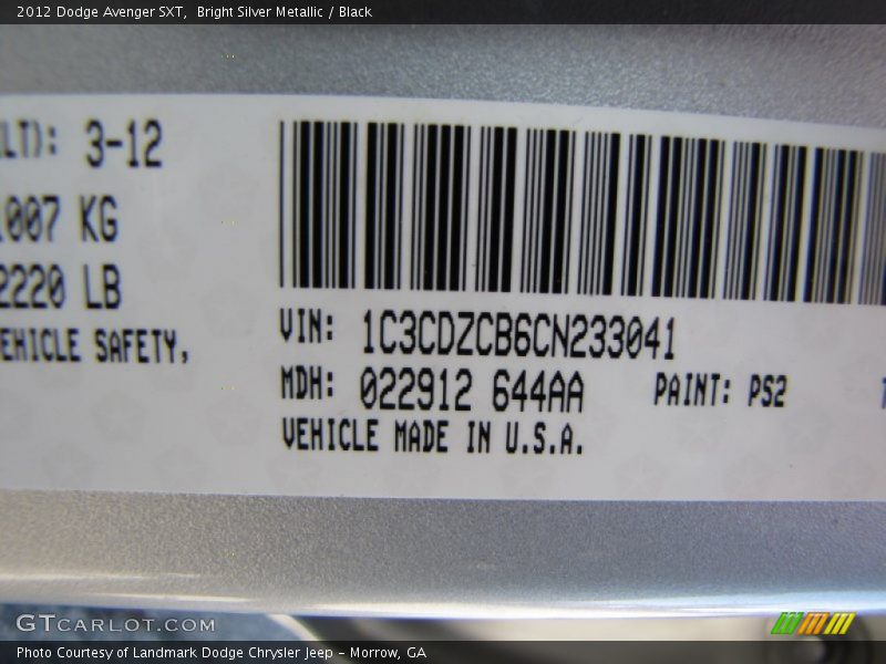 Bright Silver Metallic / Black 2012 Dodge Avenger SXT