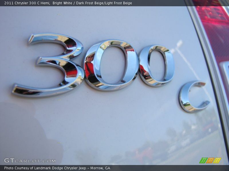 Bright White / Dark Frost Beige/Light Frost Beige 2011 Chrysler 300 C Hemi