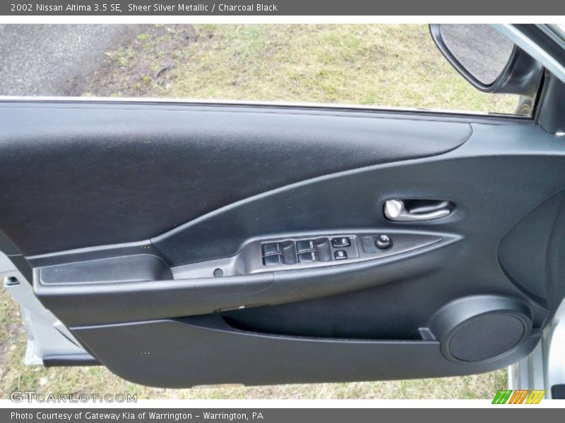 Sheer Silver Metallic / Charcoal Black 2002 Nissan Altima 3.5 SE