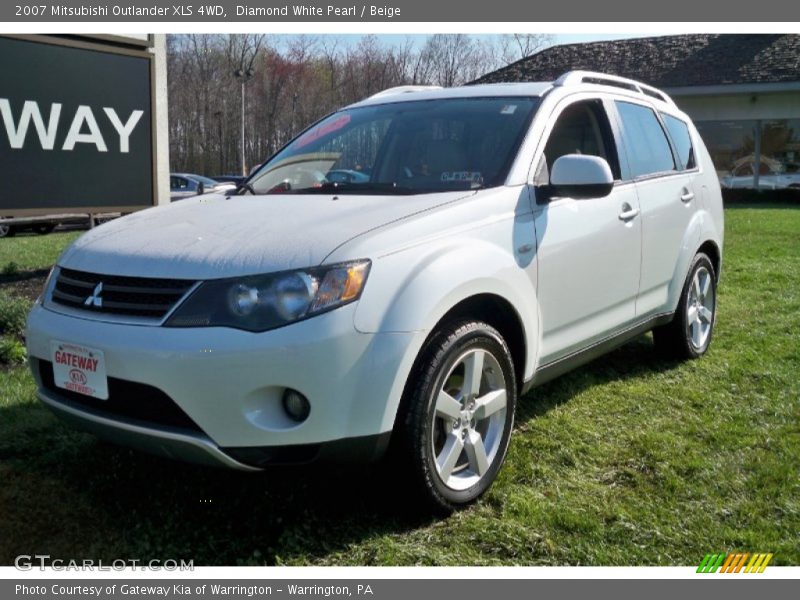 Diamond White Pearl / Beige 2007 Mitsubishi Outlander XLS 4WD