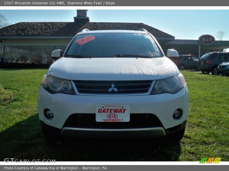 Diamond White Pearl / Beige 2007 Mitsubishi Outlander XLS 4WD