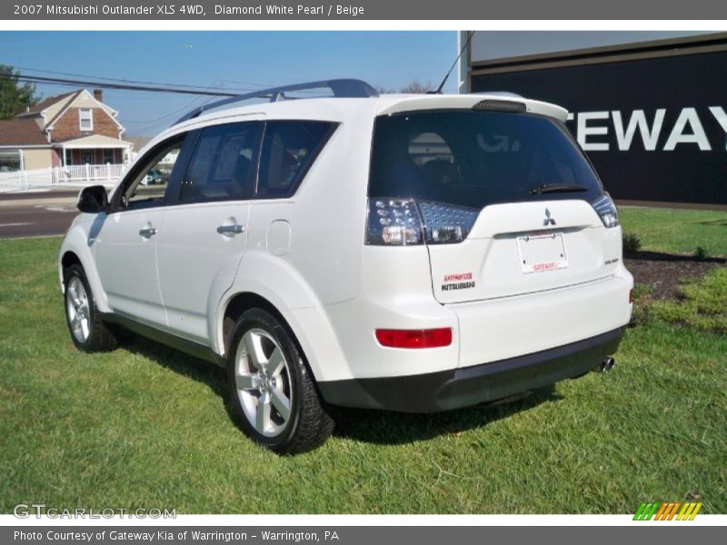 Diamond White Pearl / Beige 2007 Mitsubishi Outlander XLS 4WD