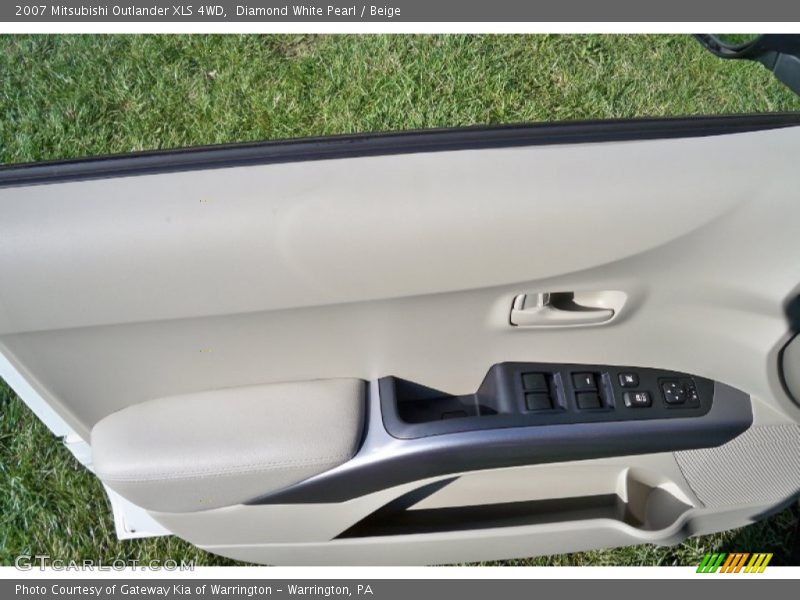 Diamond White Pearl / Beige 2007 Mitsubishi Outlander XLS 4WD