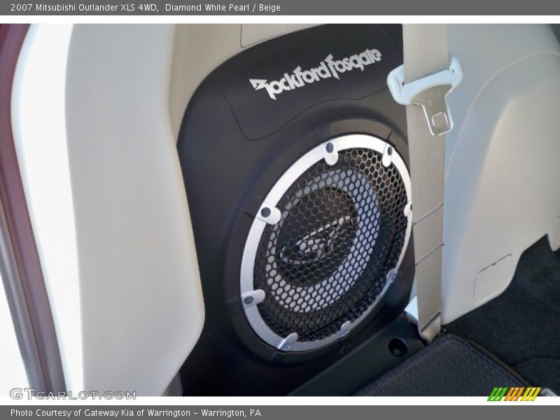Diamond White Pearl / Beige 2007 Mitsubishi Outlander XLS 4WD