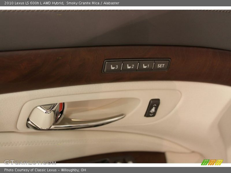 Controls of 2010 LS 600h L AWD Hybrid