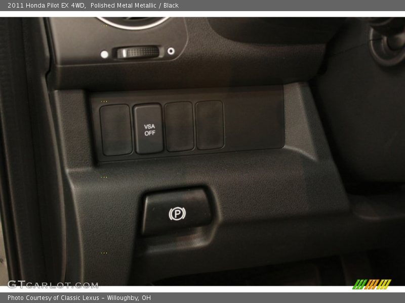 Polished Metal Metallic / Black 2011 Honda Pilot EX 4WD