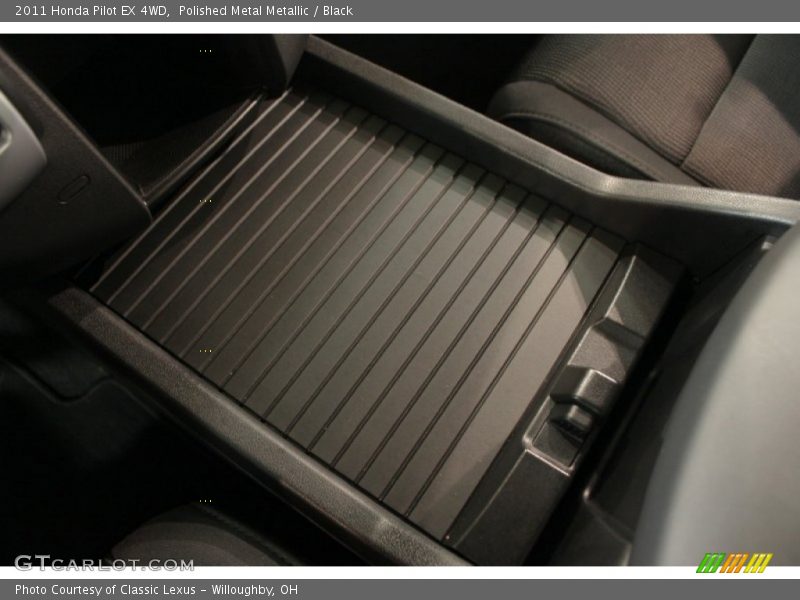 Polished Metal Metallic / Black 2011 Honda Pilot EX 4WD