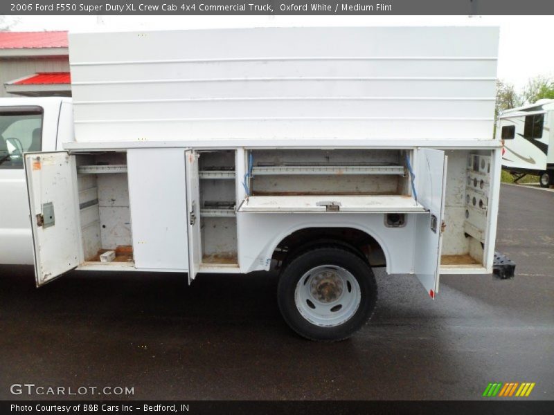 Oxford White / Medium Flint 2006 Ford F550 Super Duty XL Crew Cab 4x4 Commercial Truck