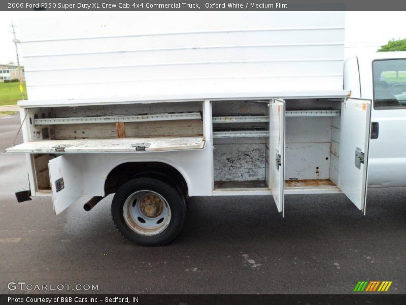 Oxford White / Medium Flint 2006 Ford F550 Super Duty XL Crew Cab 4x4 Commercial Truck