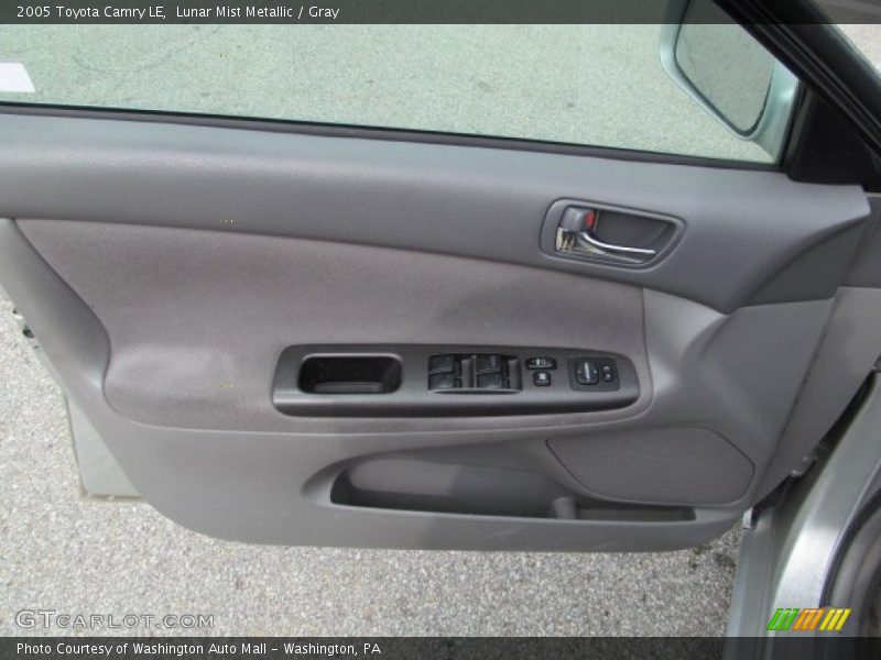 Lunar Mist Metallic / Gray 2005 Toyota Camry LE