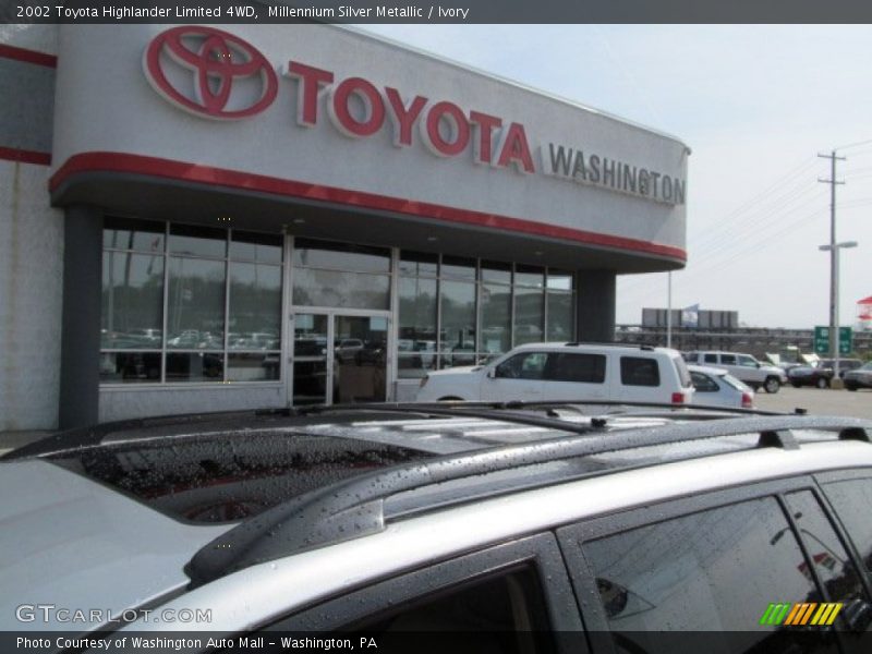 Millennium Silver Metallic / Ivory 2002 Toyota Highlander Limited 4WD