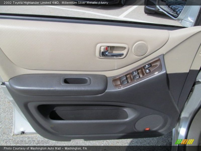 Millennium Silver Metallic / Ivory 2002 Toyota Highlander Limited 4WD