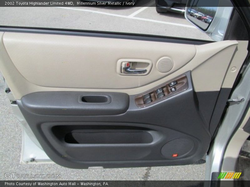 Millennium Silver Metallic / Ivory 2002 Toyota Highlander Limited 4WD