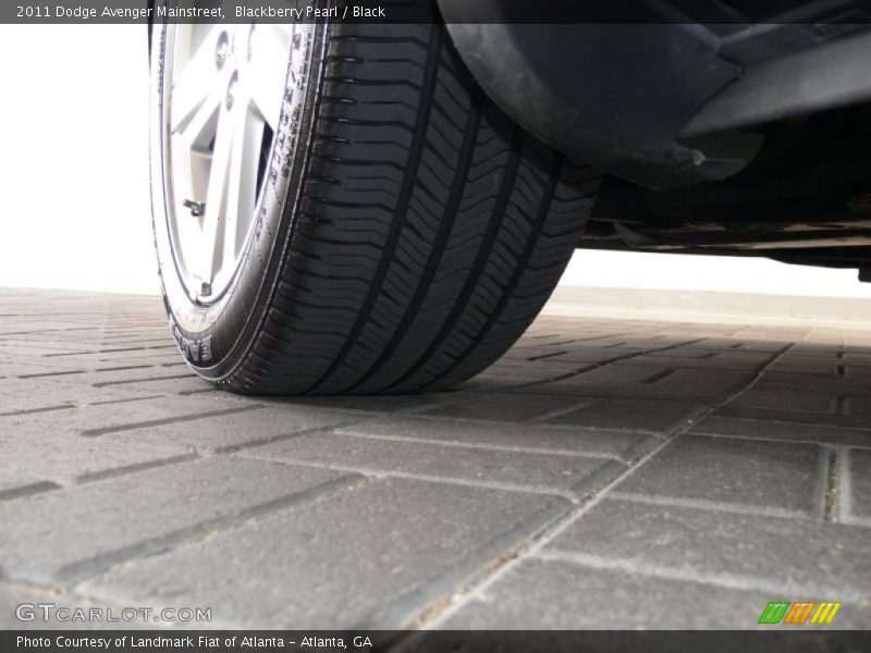 Blackberry Pearl / Black 2011 Dodge Avenger Mainstreet