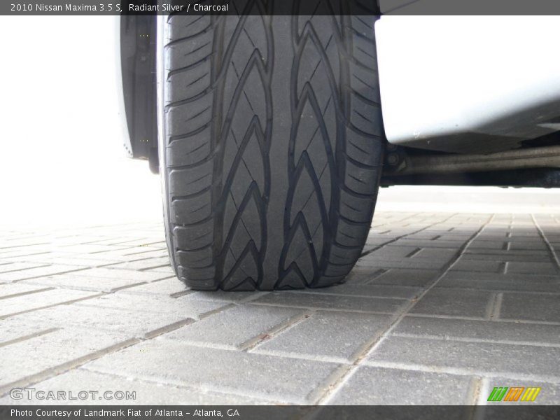 Radiant Silver / Charcoal 2010 Nissan Maxima 3.5 S