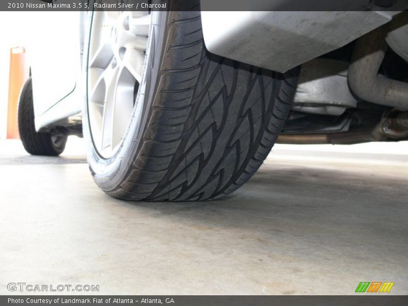 Radiant Silver / Charcoal 2010 Nissan Maxima 3.5 S