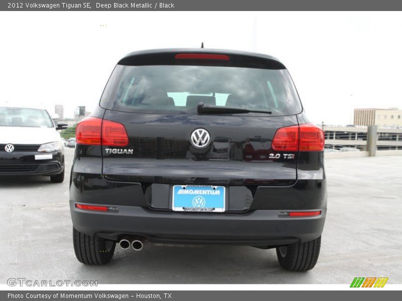 Deep Black Metallic / Black 2012 Volkswagen Tiguan SE