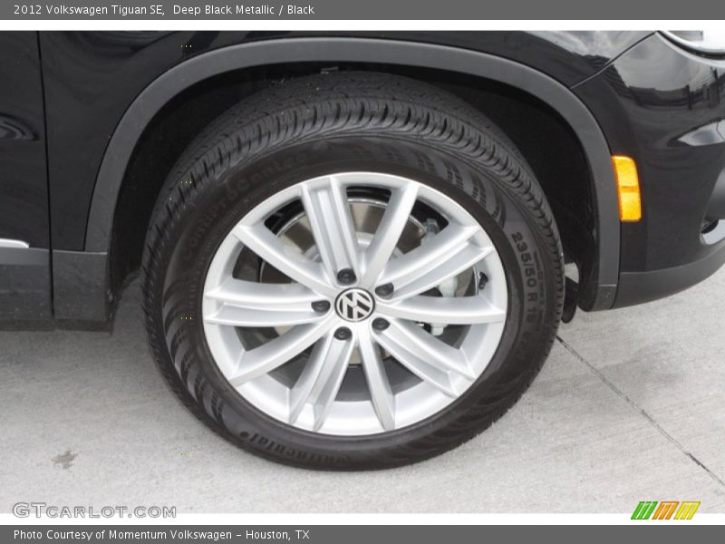 Deep Black Metallic / Black 2012 Volkswagen Tiguan SE
