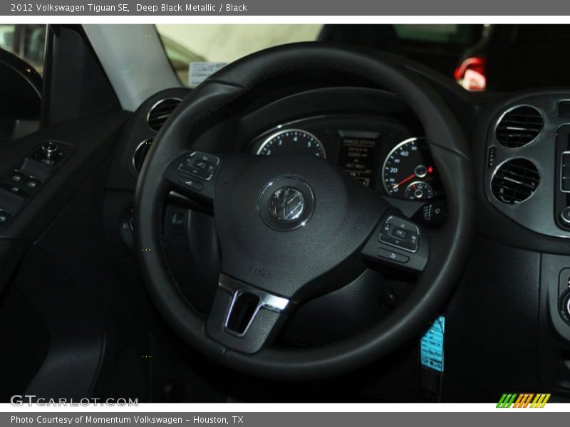 Deep Black Metallic / Black 2012 Volkswagen Tiguan SE