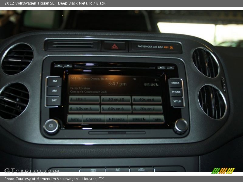 Deep Black Metallic / Black 2012 Volkswagen Tiguan SE