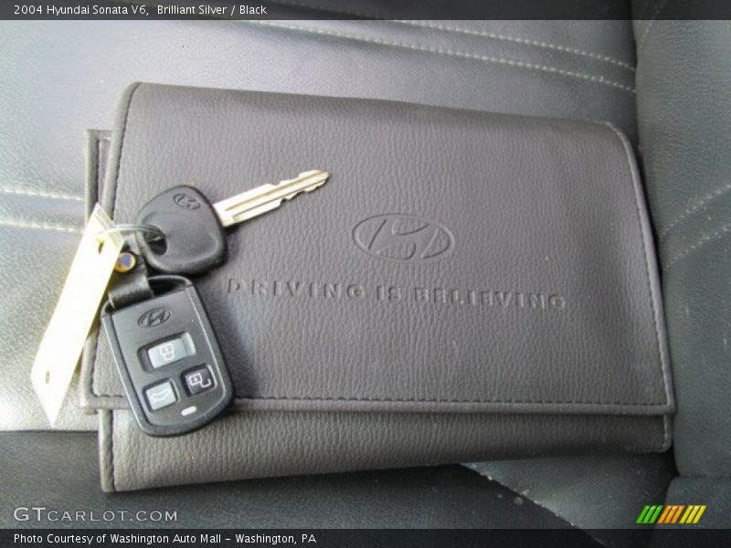 Brilliant Silver / Black 2004 Hyundai Sonata V6