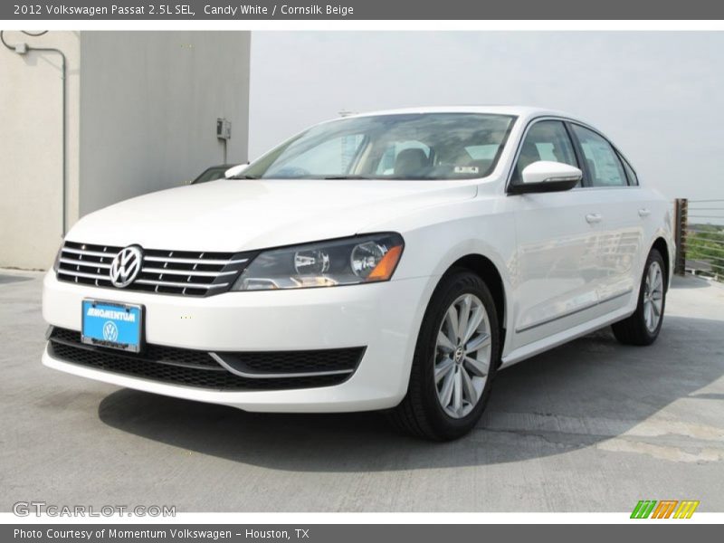 Candy White / Cornsilk Beige 2012 Volkswagen Passat 2.5L SEL