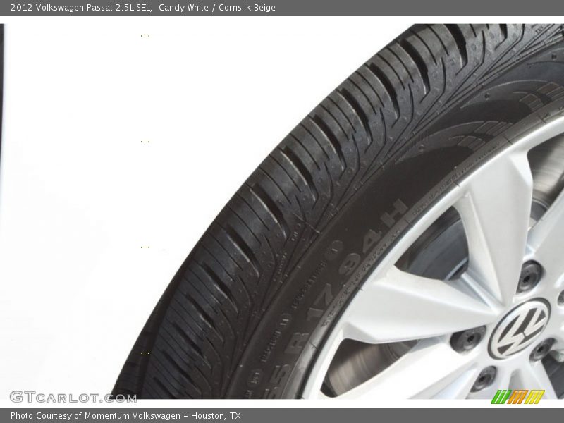 Candy White / Cornsilk Beige 2012 Volkswagen Passat 2.5L SEL