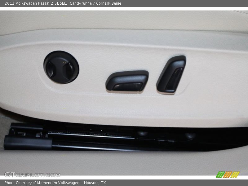 Candy White / Cornsilk Beige 2012 Volkswagen Passat 2.5L SEL