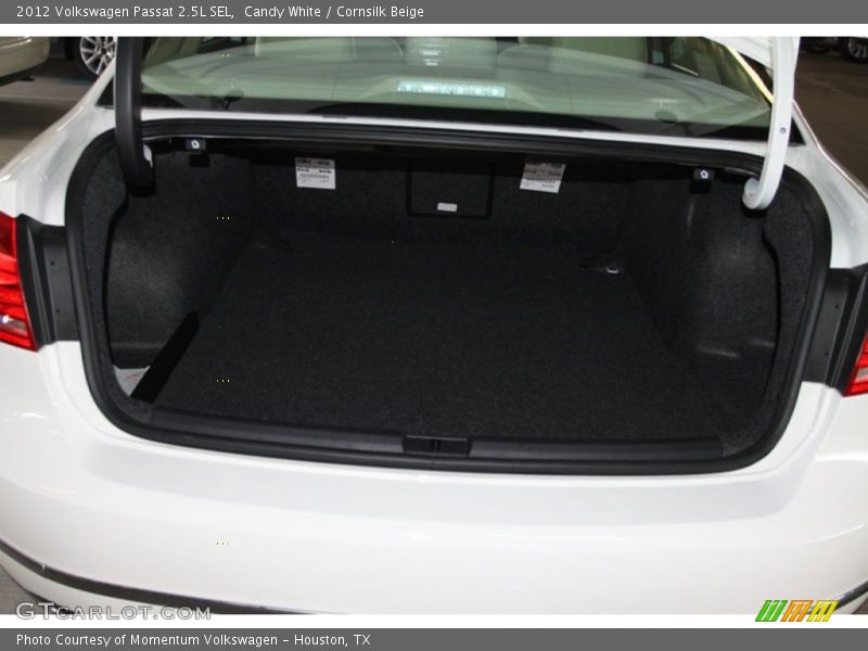 Candy White / Cornsilk Beige 2012 Volkswagen Passat 2.5L SEL