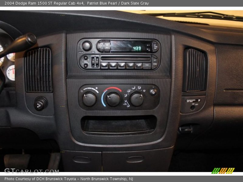 Patriot Blue Pearl / Dark Slate Gray 2004 Dodge Ram 1500 ST Regular Cab 4x4