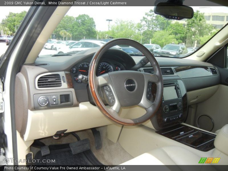 White Diamond Tricoat / Cocoa/Light Cashmere 2009 GMC Yukon Denali