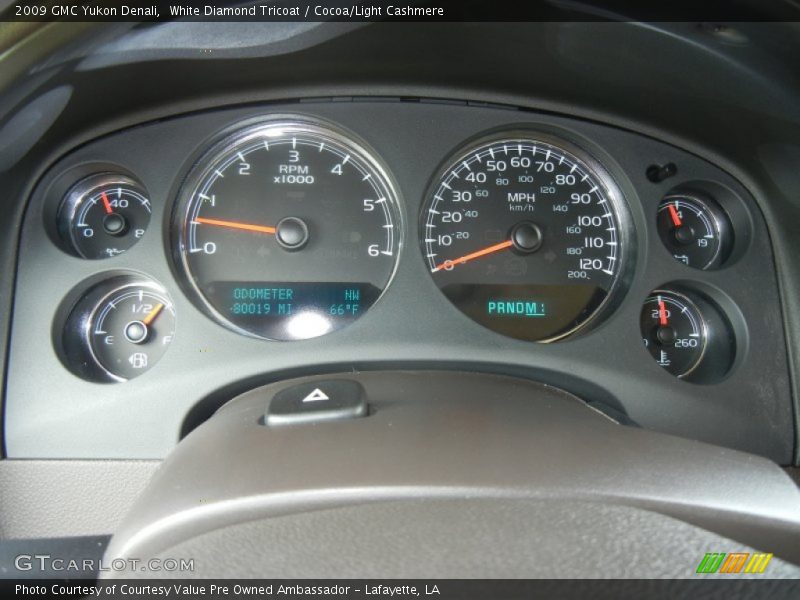 White Diamond Tricoat / Cocoa/Light Cashmere 2009 GMC Yukon Denali