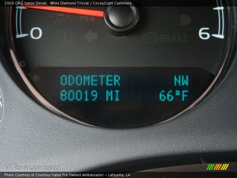 White Diamond Tricoat / Cocoa/Light Cashmere 2009 GMC Yukon Denali