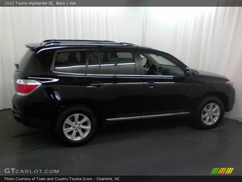 Black / Ash 2012 Toyota Highlander SE
