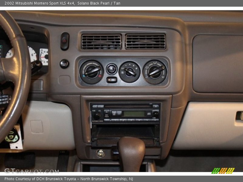 Solano Black Pearl / Tan 2002 Mitsubishi Montero Sport XLS 4x4