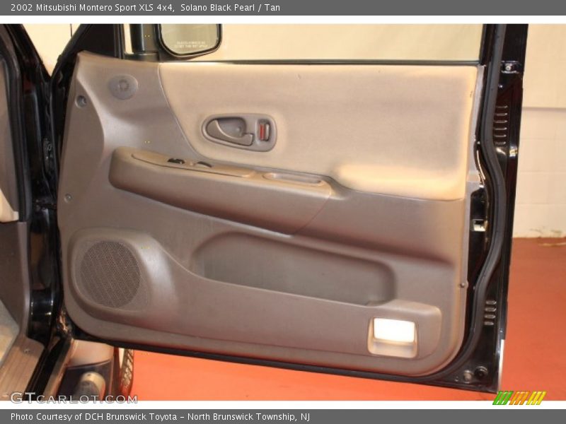 Solano Black Pearl / Tan 2002 Mitsubishi Montero Sport XLS 4x4
