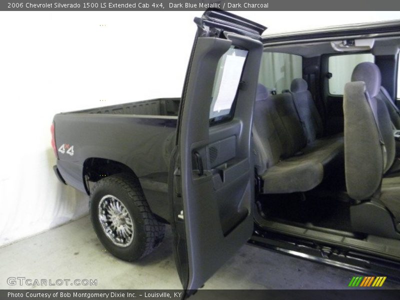 Dark Blue Metallic / Dark Charcoal 2006 Chevrolet Silverado 1500 LS Extended Cab 4x4