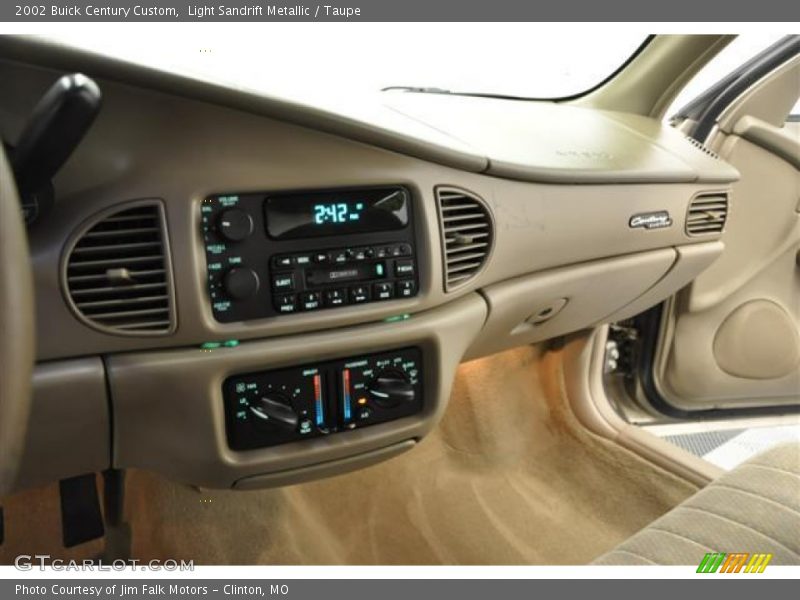 Light Sandrift Metallic / Taupe 2002 Buick Century Custom