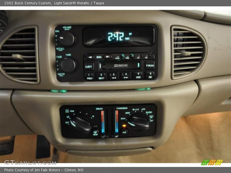 Light Sandrift Metallic / Taupe 2002 Buick Century Custom