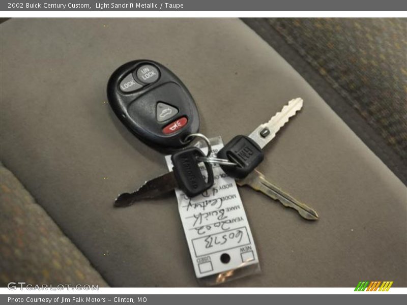 Light Sandrift Metallic / Taupe 2002 Buick Century Custom