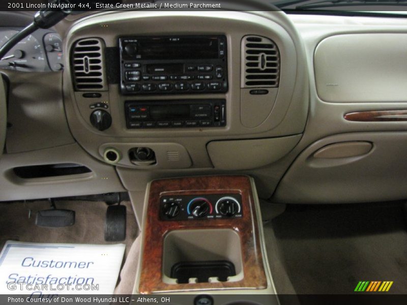 Estate Green Metallic / Medium Parchment 2001 Lincoln Navigator 4x4