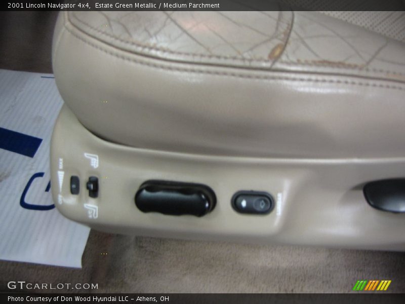 Estate Green Metallic / Medium Parchment 2001 Lincoln Navigator 4x4