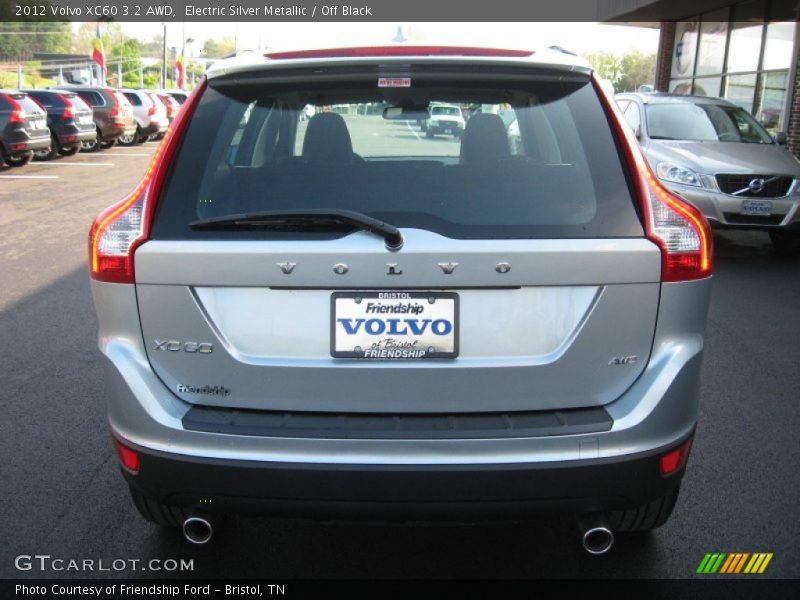Electric Silver Metallic / Off Black 2012 Volvo XC60 3.2 AWD