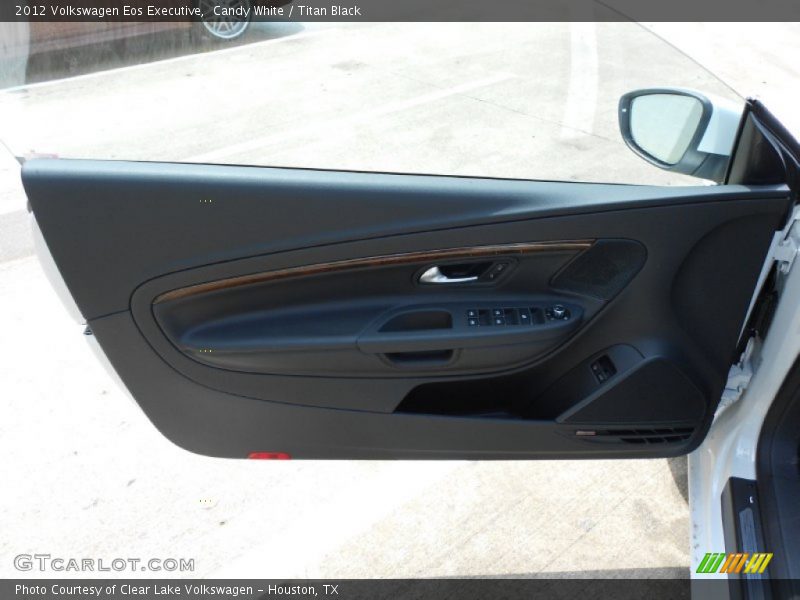 Candy White / Titan Black 2012 Volkswagen Eos Executive